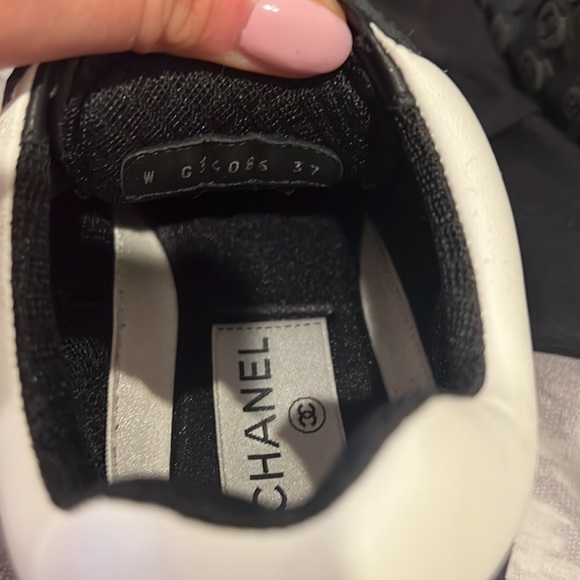 CHANEL Monochrome Lace-Up Sneakers - Picture 7 of 7